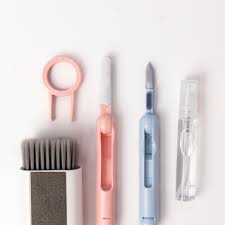 7-in-1 Tech Cleaning Kit